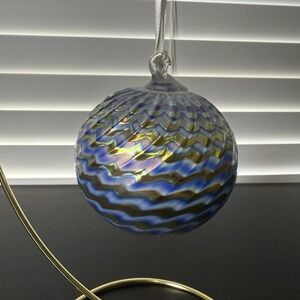 STUART ABELMAN 2001 Ball Christmas Ornament Art Glass Blue Iridescent Swirl Gold